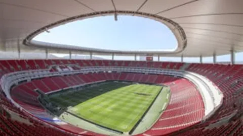 巴黎圣曼30轮对决洛里昂全胜，姆巴佩帽子戏法+送出三助攻，梅西内马尔破门立功